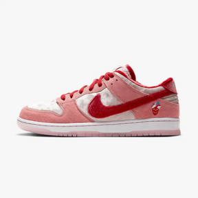 Nike Dunk low Strange Love