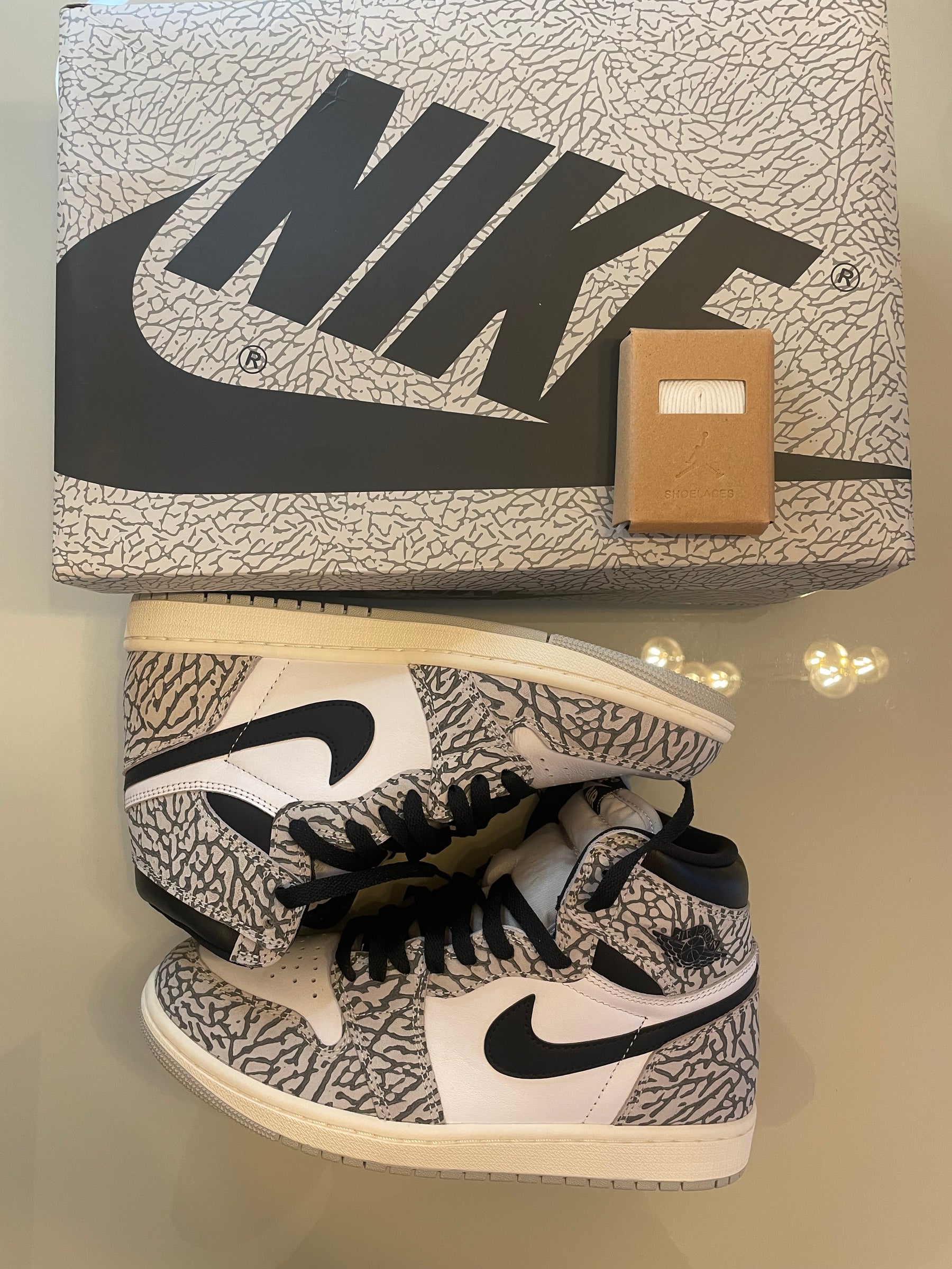 Nike Air Jordan 1 high White Cement